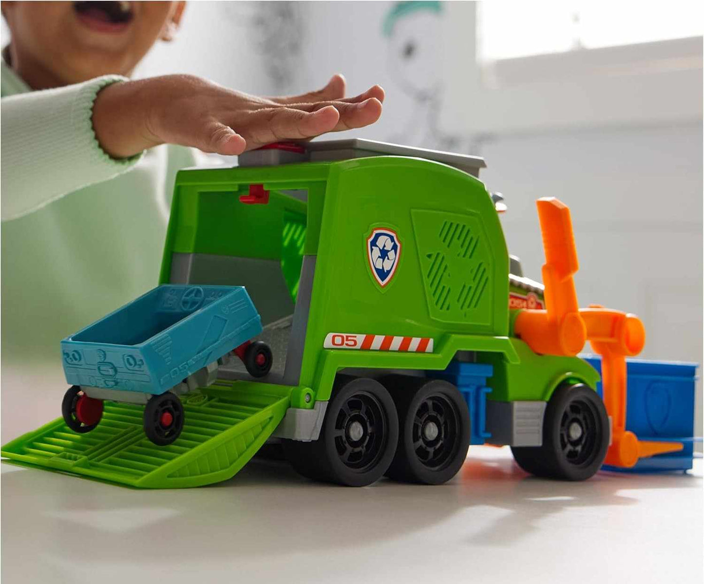 Camion de reciclare Rocky din PAW PATROL – vehicul interactiv educațional pentru copii, joacă creativă și dezvoltarea ecologică a celor mici