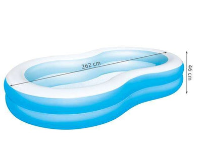Piscina BestWay Lagoon umpluta cu apa in gradina
