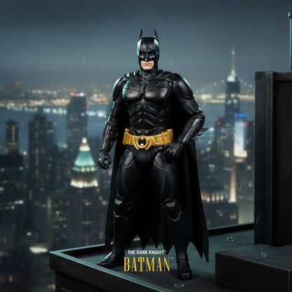 Figurina de acțiune Batman 30cm din DC Comics - Cavalerul Negru, figură colecționabilă detaliată pentru fanii supereroilor.