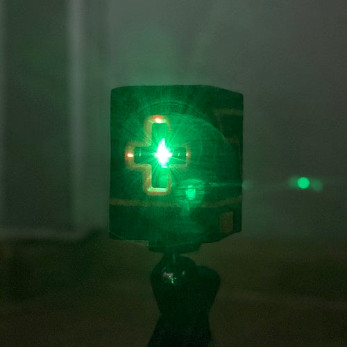 Nivelă Laser Verde Profesională cu Funcție de Auto-Nivelare și Suport Reglabil