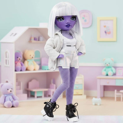 Păpușa Dia Mante de la Rainbow High Shadow High - Fashion Violet cu Accesorii Colorate pentru Joc și Colectare